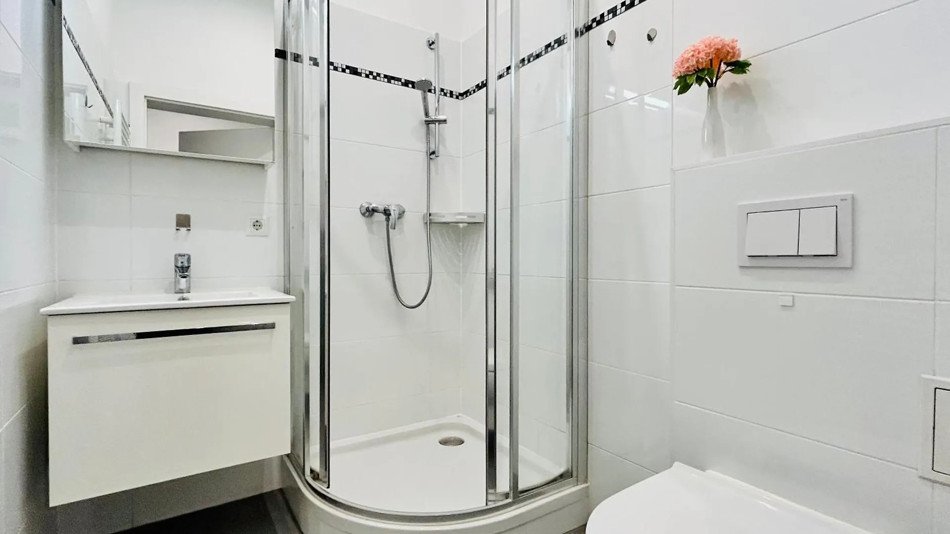 Cosy Long Term Apartment With Free Parking Viena