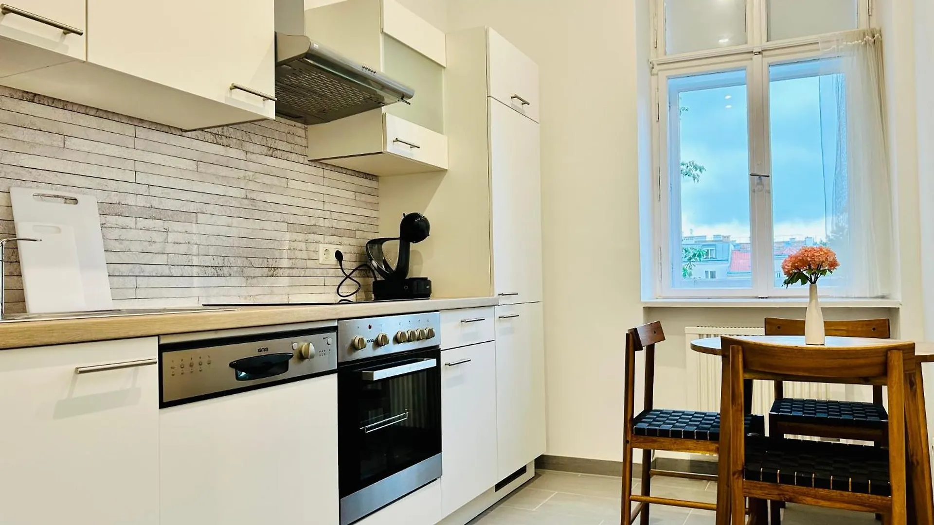 Cosy Long Term Apartment With Free Parking Viena